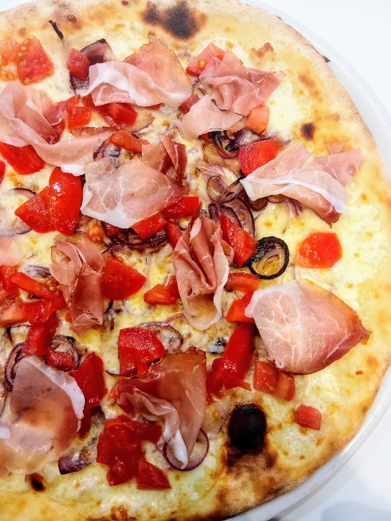 Pizza Scogliera con frutti di mare, cozze e gamberoni
