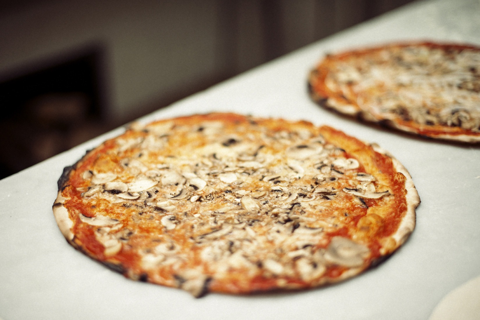 Pizza speciale del forno a legna